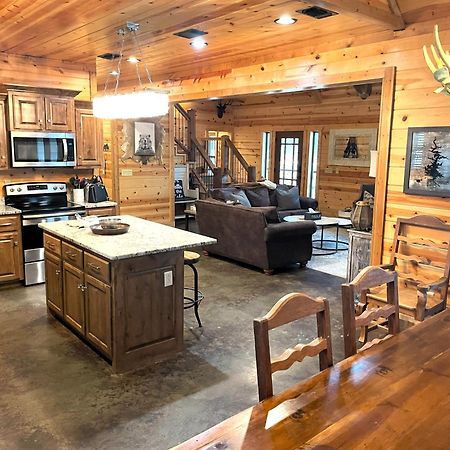 4Br/3Bth Family Cabin With A Hot Tub, Sleeps 14 Broken Bow Dış mekan fotoğraf