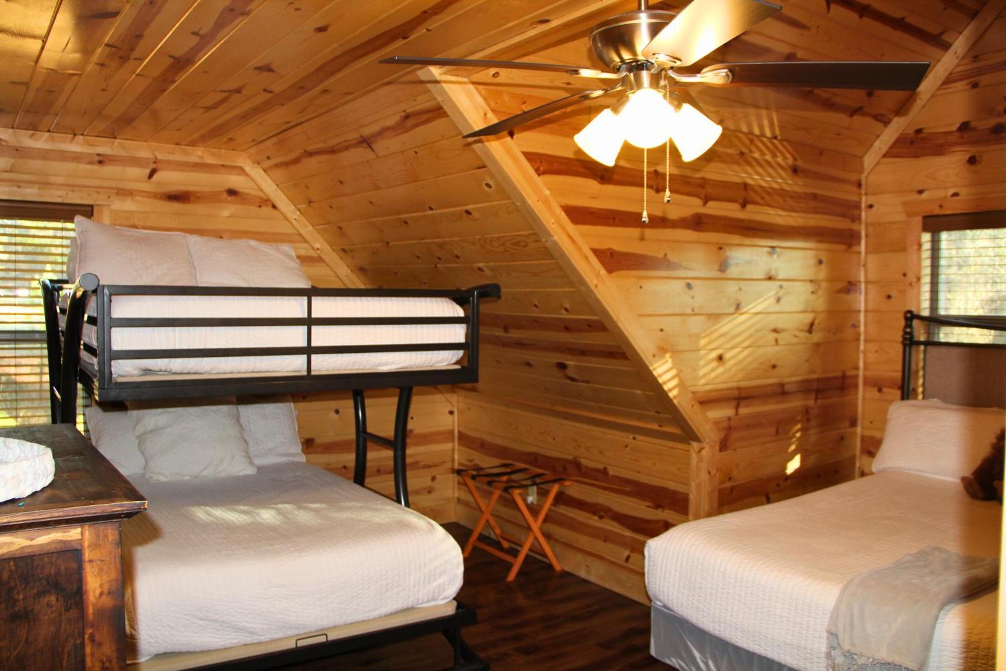 4Br/3Bth Family Cabin With A Hot Tub, Sleeps 14 Broken Bow Dış mekan fotoğraf